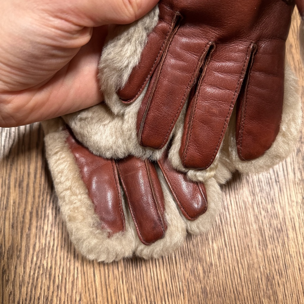 Vintage 60s 70s Dent's Leather Shearling Lined Fur Furry Tan Gloves Womens 6.5 - Picture 3 of 10